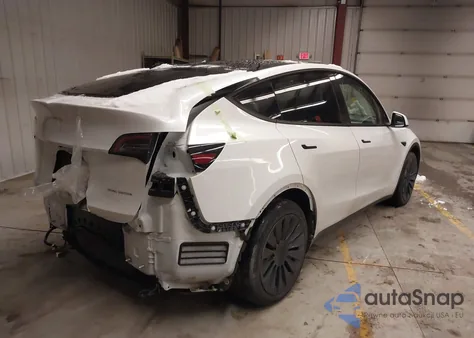 2021 Tesla Model Y Long Range Dual Motor All-Wheel Drive z USA, uszkodzony, nr VIN 5YJYGDEE9MF118694